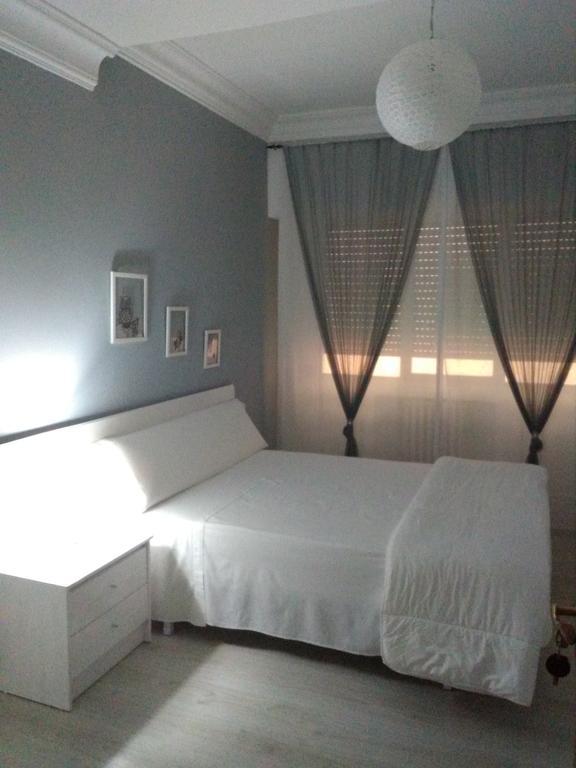 Pension Saint Mateo Logroño Buitenkant foto