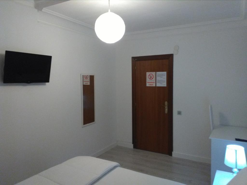 Pension Saint Mateo Logroño Buitenkant foto