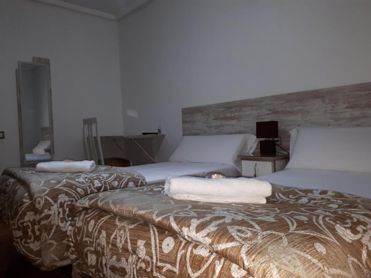 Pension Saint Mateo Logroño Buitenkant foto